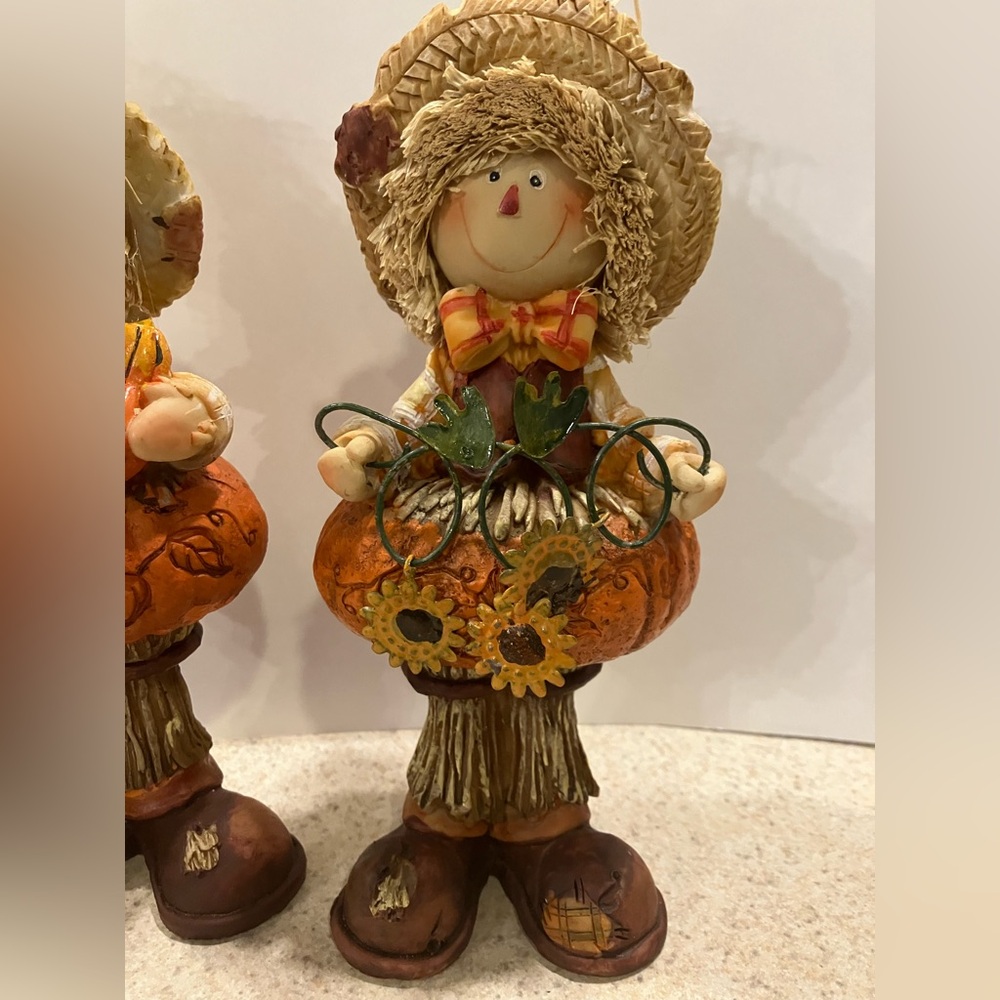 Two scarecrow Thanksgiving figures - Picture 2 of 6